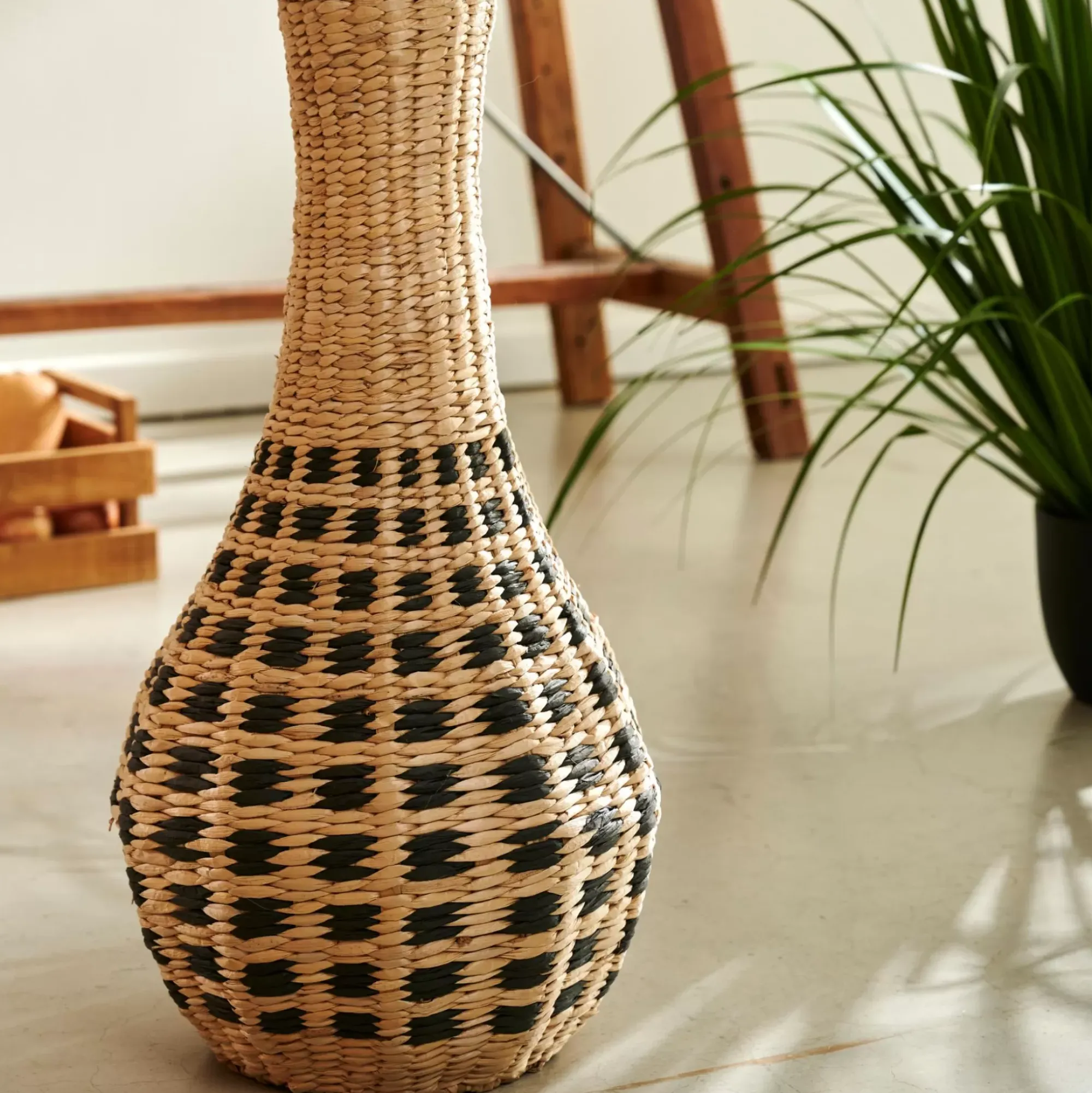 CASA Floreros|Himalaya Florero Negro, Natural